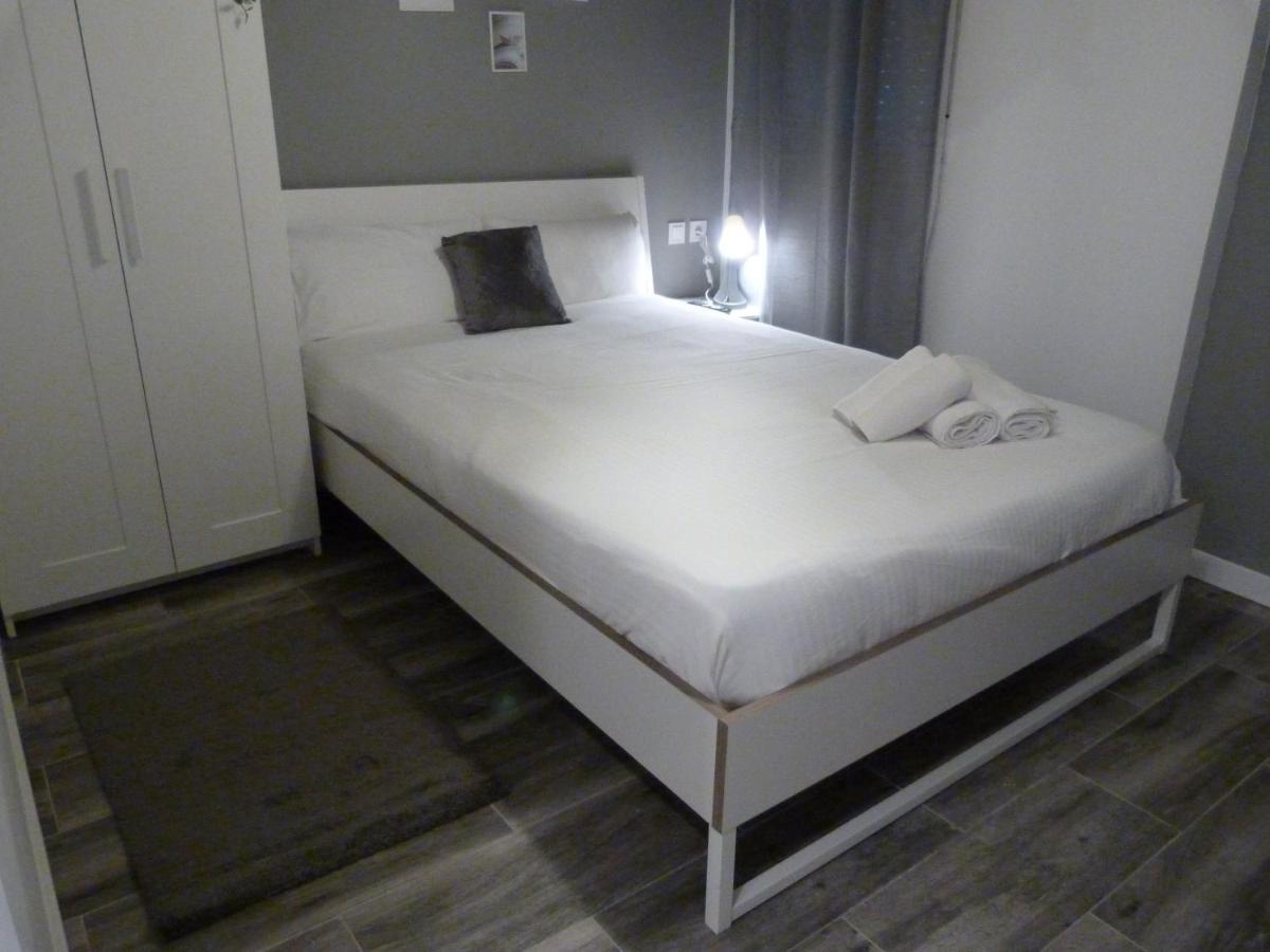 Intimo Y Acogedor "Algunos" Con Banera Hidromasaje Appartement Valencia Buitenkant foto