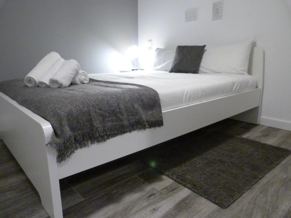 Intimo Y Acogedor "Algunos" Con Banera Hidromasaje Appartement Valencia Buitenkant foto